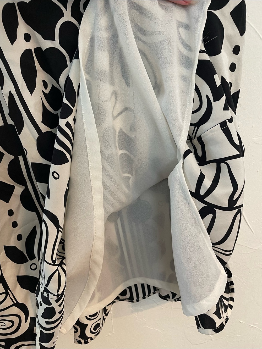 100% Silk Valerie Stevens Black & White Geometric Abstract Godet Panel Skirt - Picture 5 of 12